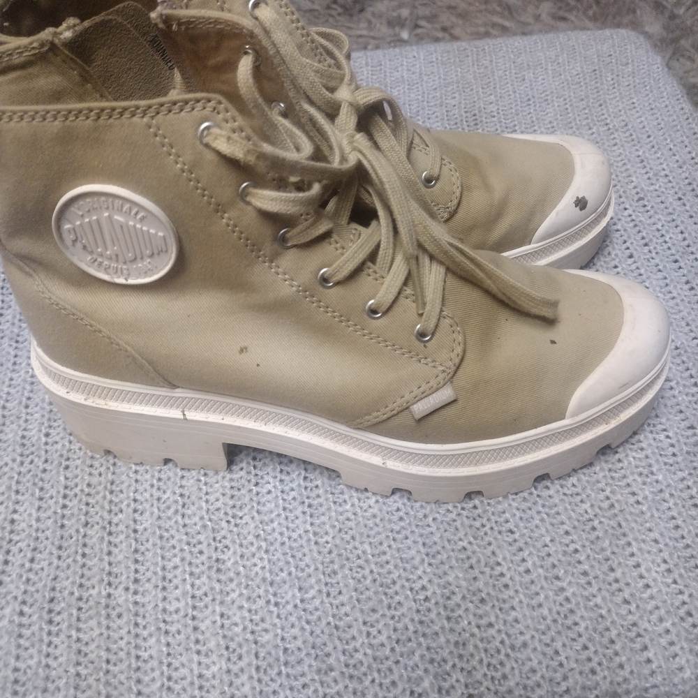 Palladium Women's Beige Combat Boots
